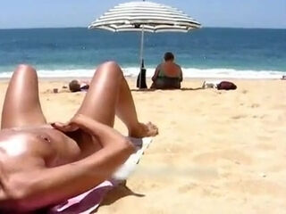 Sexy Sweetheart Public Beach Masturbation