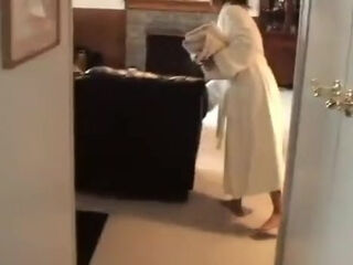 Wife acquires gaped