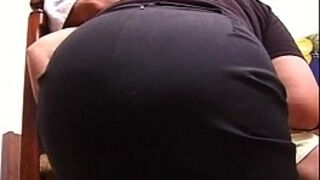 Mature housewife gives a generous blow job