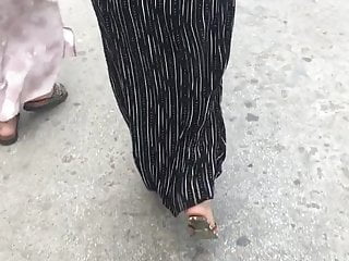 Arabic mature backside and yam-sized feet