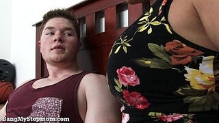 Hot Young Stepmom Gets Fucked&excl;