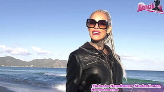 Deutsche blonde tattoo milf urlauberin am Strand angeschleppt