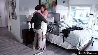 Bigtit stepmom gets her hairy pussy fucked